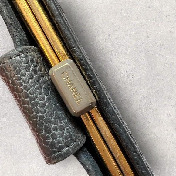 Chanel • Black Caviar Leather Vintage Wallet - Picture 7 of 9